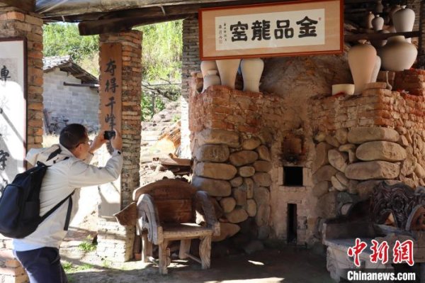 云开体育他在家门口当起了“演员”-开云提款靠谱·欢迎您✅ 官网入口