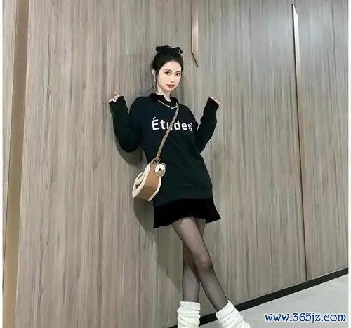 开yun体育网上身穿个带点红字的黑卫衣-开云提款靠谱·欢迎您✅ 官网入口